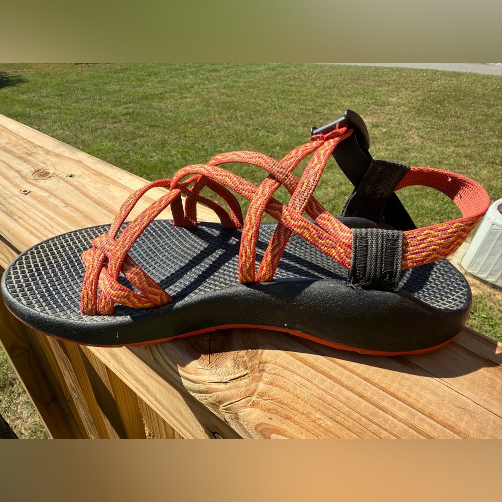 Women’s Chacos, Size W10